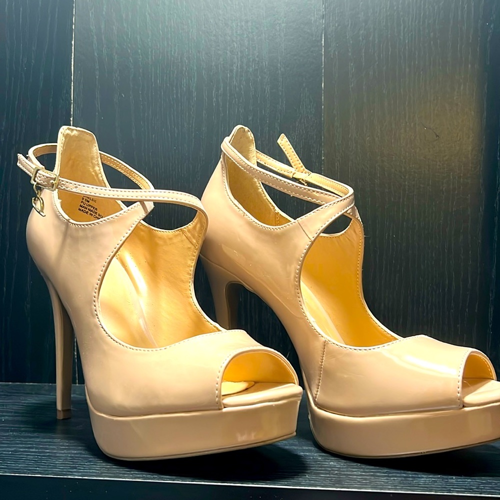 Thalia Beige platform heels